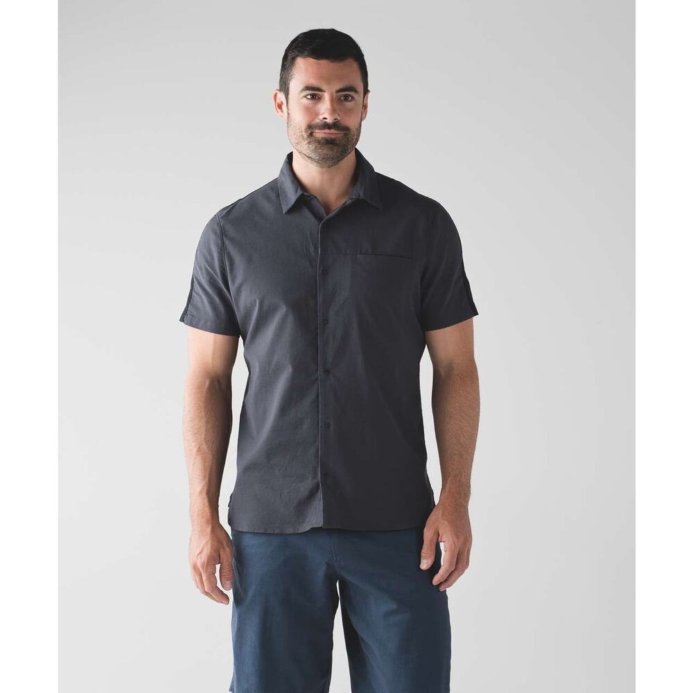 Lululemon Snap To It Short Sleeve Charcoal Black Button Up Active Shirt Men’s Lg